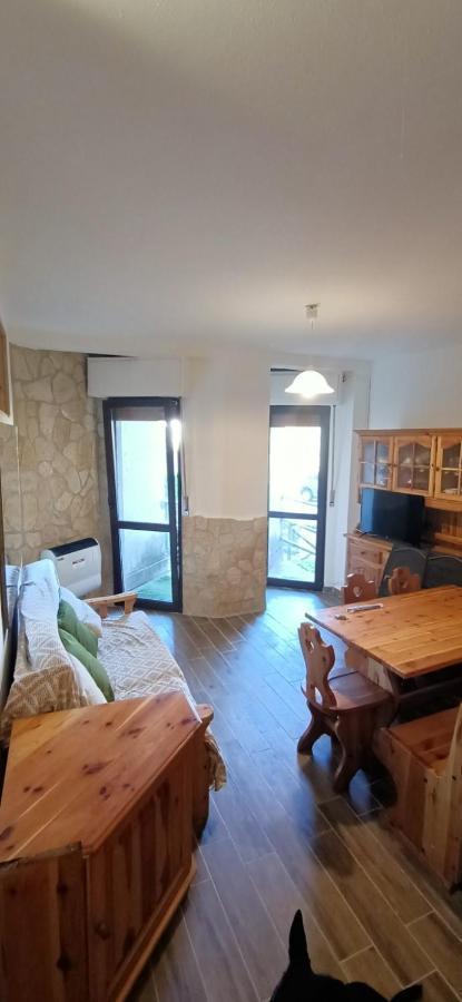 Апартаменты La Pigna Sbarazzina Рокка-ди-Камбио Экстерьер фото
